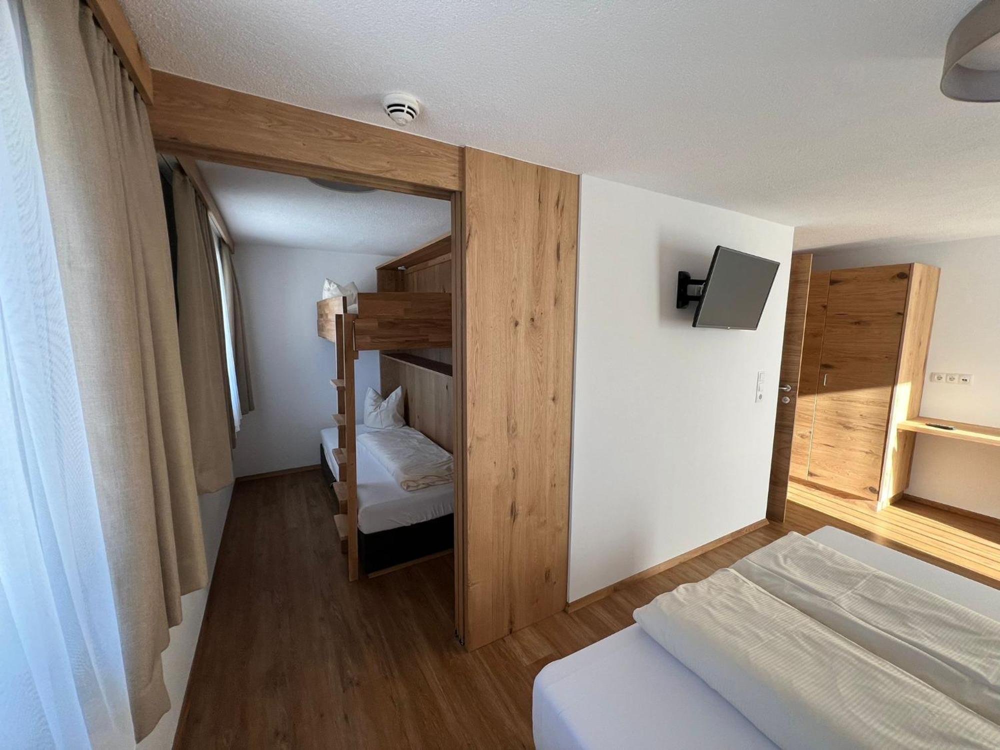 Berggasthof Hochzeigerhaus Jerzens Extérieur photo